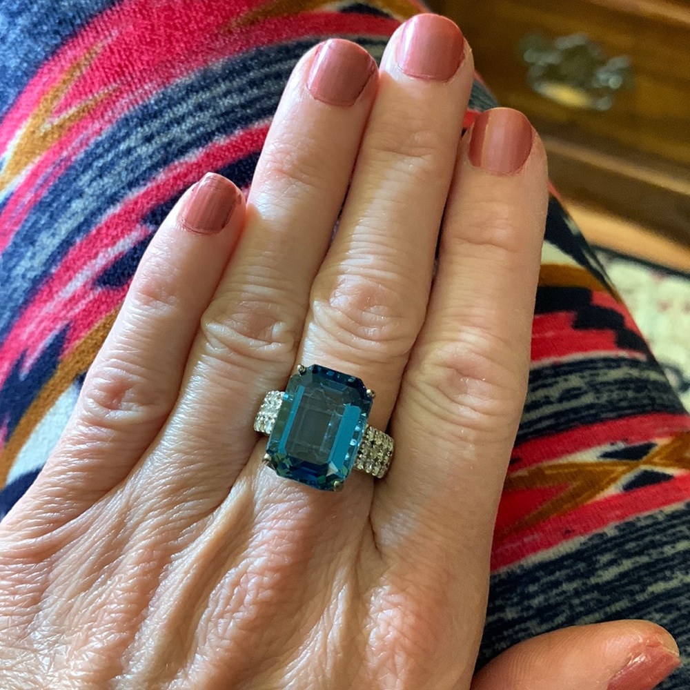 🎉EXQUISITE 💙SZ 6 GORGEOUS GENUINE LONDON BLUE TOPAZ/WHITE TOPAZ!
Platinum/Silver - Picture 3 of 13